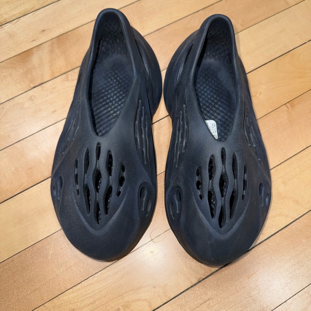 Adidas Yeezy Foam Runner Size 4